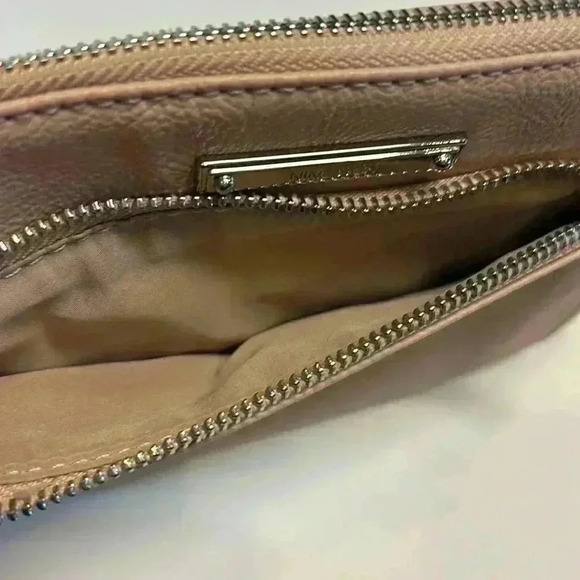 Nine West Clutch Blush Pink Purse Wallet Cash Keys Organize Cards  Makeup Dinner - Picture 8 of 11